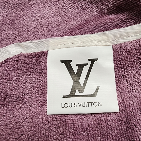 LV Towel Set NWT - Picture 5 of 12